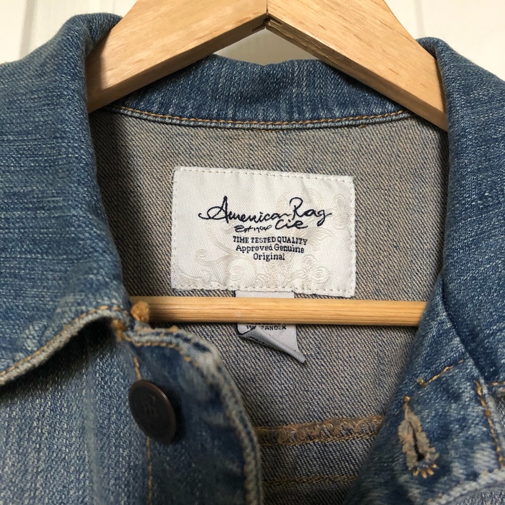 Jean jacket - Picture 2 of 5